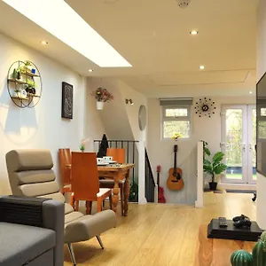 Floor In Islington *