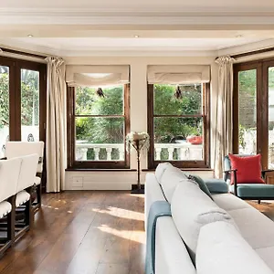 A Chelsea Retreat - 2 Bedroom With Garden And Parking
