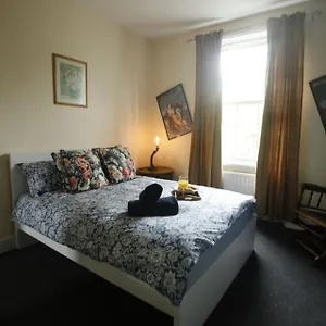 Camden Town Quirky Cosy Flat