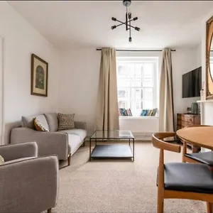 Modern Flat In London