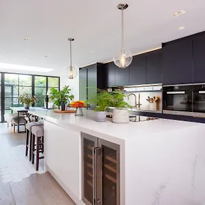 Veeve - Phenomenal In Fulham Holiday home *