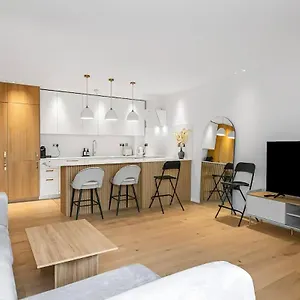 Luxury Flat With View Battersea Pass The Keys