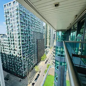 Modern 2bed 2bath Canary Wharf - Upto 5 Person *