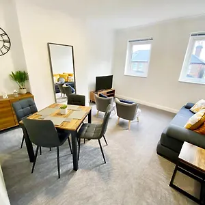 Modern 2/3 Huge Bedrooms Heathrow & London Feltham