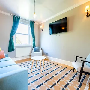 Large 1 Bedroom In Center Of *