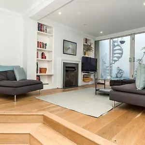 Holiday home Stunning 3br With Terrace In Knightsbridge