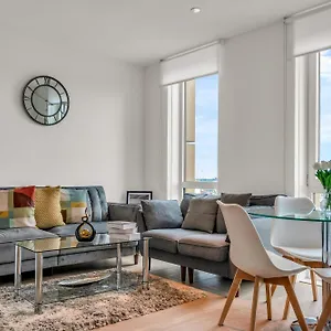 Mysquare Shoreditch High Street Apartment London