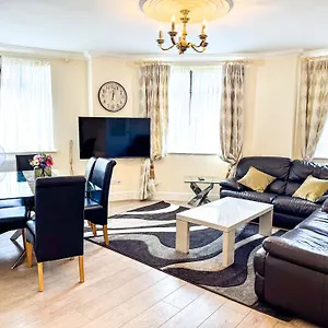 Hyde Park Corner Spacious 2 Bedroom Apartment London
