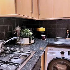 The Sycamore Retreat - Hampstead Apartment London