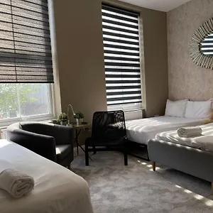 Quadruple Close To King's Cross