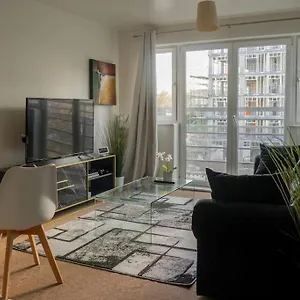Stylish Apartment *