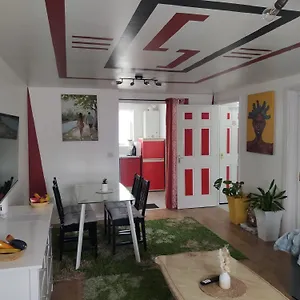 Captivating 3-bed In *