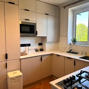 Sunny, Cosy And Central Near Eye Apartment London