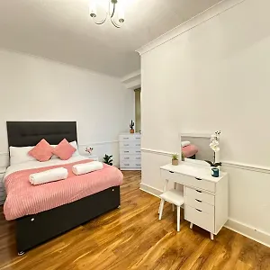 Villa Oxford Street Four Bedroom Luxury