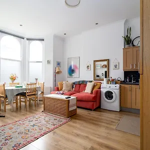 Guestready - Charming Retreat In West *