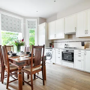 Stylish Hampstead Flat With Character And Charm * London