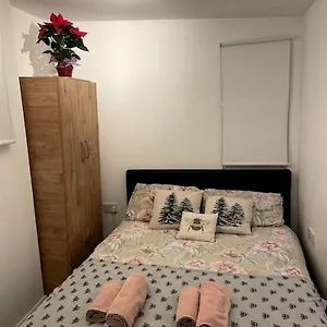 Apartment Lovely Flat In Heart Of