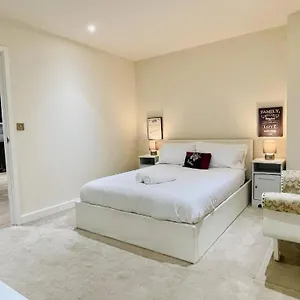Jenny's Place * Hendon