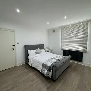 Manor Court 1 London