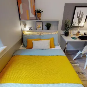 Homestay Student Only Private Ensuite At Will Wyatt Court *