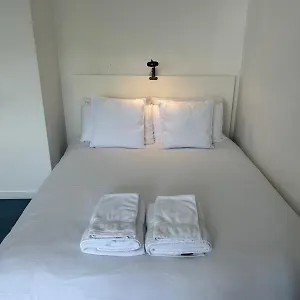 Hermitage Accomodation * London