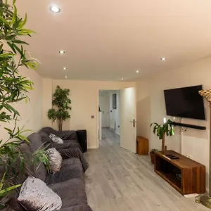 Wembley Serviced By Solara - Free Parking - By Wembley Stadium - Private Garden London