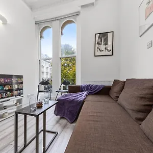 Apartment In Bayswater *