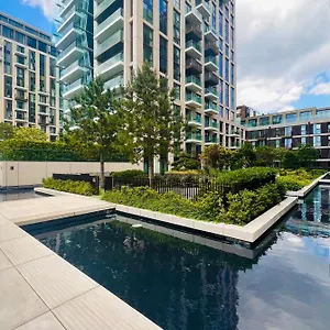 A Luxury Flat Near Tower Bridge Apartment