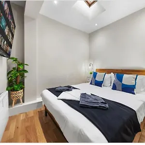 Modern In Southeast - Peckham Apartment *