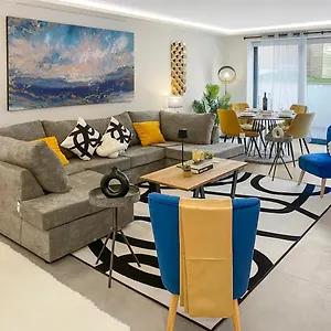 Apartment Charming Garden Retreat 3bdr With Hot Tub And Sauna