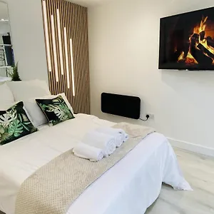 Luxury Garden In - Free Parking