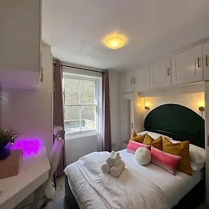 Stylish Apartment *