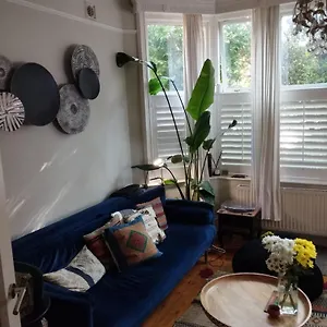 Apartment Victorian Convert 1 Bedroom Flat Fully Furnished- Short Let Kingston upon Thames (Greater London)