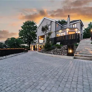 Designer With Spa And Magical Views 5 Bdr *