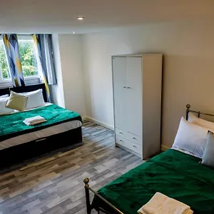 Apartment 2 Bedrooms-6guests-veryspacious-freeparking-wifi *