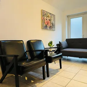 Falcon - 2 Bedroom Ground Floor Flat In Apartment