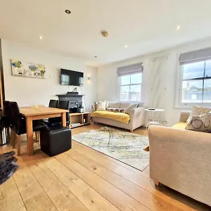 Apartment Victorian Modern Two Bedrooms Flat In West Kensington With Skyline View