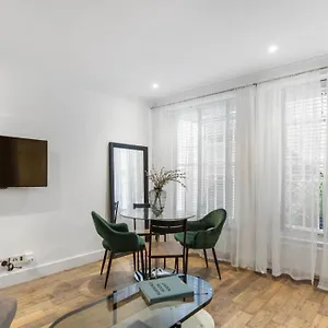 N27 Harrods-museums-hydepark-southkensington London