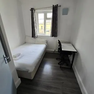 Guest house In Guest - Limehouse Townhomes Modern Spacious Serviced Double London