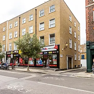 Elegant And Cosy Family In Marylebone London