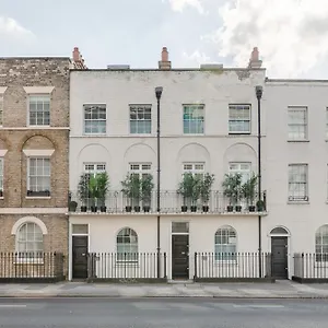 195vbr With Private Bathrooms, Shared Kitchen London