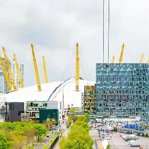 Luxury 2 Bed Near The O2