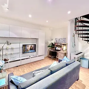 The Tiffany - Gorgeous Duplex *