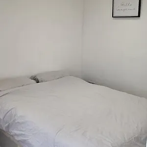 Peaches And Cream Apartment