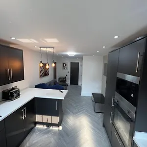 Apartment Stylish Flat In London Harold Wood