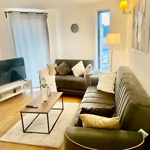 Spacious 2bedroom In Airport
