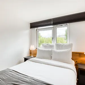 Homely 4 Bedroom House In Brixton Apartment *