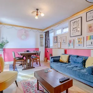 Vibrant 1bd Flat - 8 Mins To Dalston Hackney!