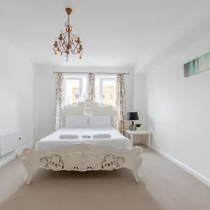 Well Located 2bd Flat 20 Mins To Tower Bridge! Apartment *