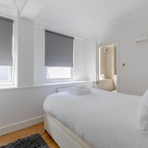 2bd Flat 10 Mins To Buckingham Palace Apartment *